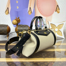 Load image into Gallery viewer, Rider Bag
