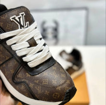 Load image into Gallery viewer, Logo Trainers
