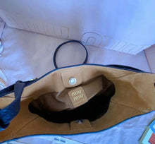 Load image into Gallery viewer, Leather Bucket Bag
