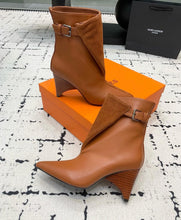 Load image into Gallery viewer, Leather Suede Boots
