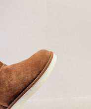 Load image into Gallery viewer, Shearling Boots
