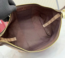 Load image into Gallery viewer, Ophidia Pouch Bag

