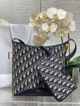 Load image into Gallery viewer, Bucket Bag

