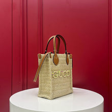 Load image into Gallery viewer, Mini Straw Tote
