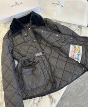 Load image into Gallery viewer, Cygne Jacket

