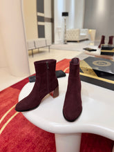 Load image into Gallery viewer, Leather Boots
