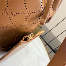 Load image into Gallery viewer, Venice Small Bucket Bag
