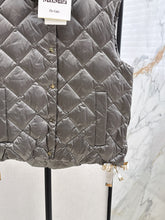 Load image into Gallery viewer, The Cube Gilet
