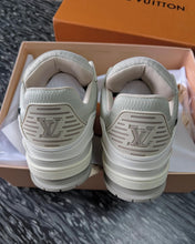 Load image into Gallery viewer, Logo Trainers

