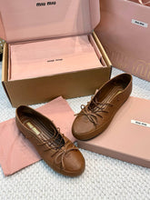 Load image into Gallery viewer, Leather Pumps
