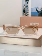 Load image into Gallery viewer, Logo Sunglasses
