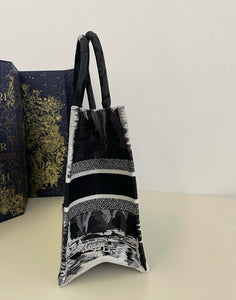 Medium Book Tote