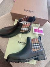 Load image into Gallery viewer, Check Boots
