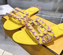 Load image into Gallery viewer, Baguette Sandals
