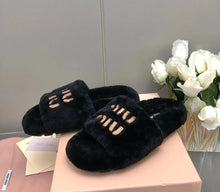 Load image into Gallery viewer, Fur Slippers
