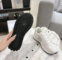 Load image into Gallery viewer, Cest Trainers
