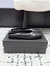 Load image into Gallery viewer, Leather Pumps
