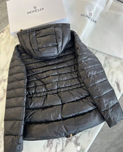 Load image into Gallery viewer, Raies Jacket
