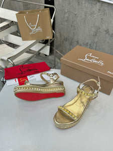 Stud Wedges