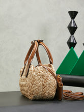 Load image into Gallery viewer, Raffia Tote
