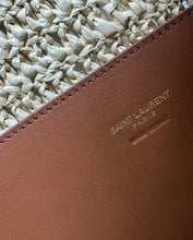 Load image into Gallery viewer, Cassandre Envelope Pouch
