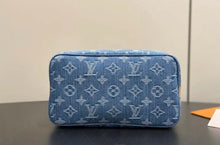 Load image into Gallery viewer, Cruiser Toiletry Bag
