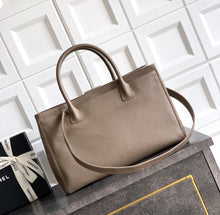 Load image into Gallery viewer, Large Tote

