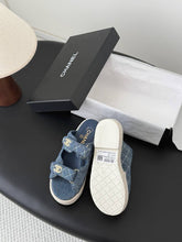 Load image into Gallery viewer, CC Sandals
