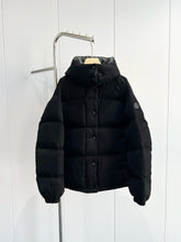 Load image into Gallery viewer, Ettore Jacket
