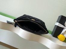 Load image into Gallery viewer, Zipped Pouch Small
