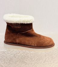 Load image into Gallery viewer, Shearling Boots
