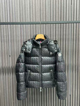 Load image into Gallery viewer, Gisors Jacket
