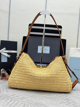 Load image into Gallery viewer, Aimee Shoulder Bag
