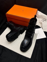 Load image into Gallery viewer, Land Boots
