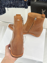 Load image into Gallery viewer, Leather Boots

