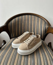 Load image into Gallery viewer, Platform Trainers
