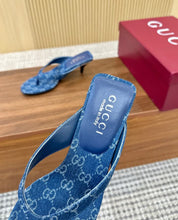 Load image into Gallery viewer, Thong Sandals
