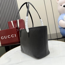 Load image into Gallery viewer, Tribeca Tote Small
