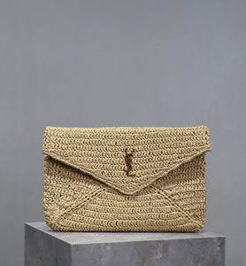 Cassandre Pouch