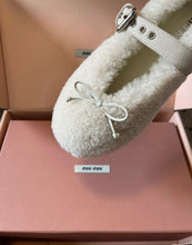 Load image into Gallery viewer, Shearling Ballerinas
