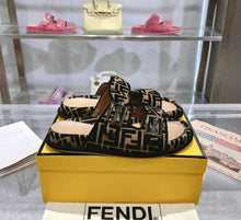 Load image into Gallery viewer, Feel Sandals
