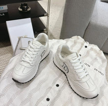 Load image into Gallery viewer, Cest Trainers
