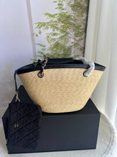 Load image into Gallery viewer, Small Raffia Tote
