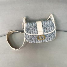 Load image into Gallery viewer, Montaigne Bag
