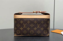 Load image into Gallery viewer, Cruiser Toiletry Bag
