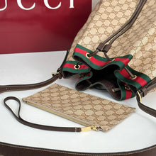 Load image into Gallery viewer, Venice Bucket Bag
