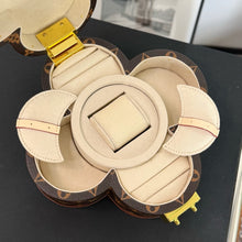 Load image into Gallery viewer, Jewellery Case
