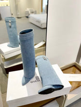 Load image into Gallery viewer, Shark Lock Boots
