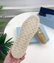 Load image into Gallery viewer, Suede Mules
