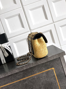 Raffia Classic Flap